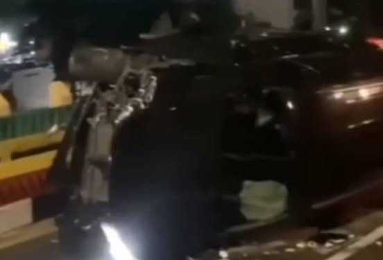 Gegara Mengantuk, Fortuner Hantam Pembatas Fly Over Pekanbaru