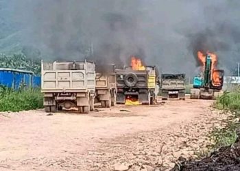 Buntut  Bocah 5 Tahun Tewas Akibat Laka Lantas, Massa di Dogiyai Mengamuk Bakar Kendaraan dan Rumah