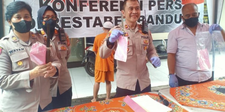 Kesal Tak Diberi Uang, Pengamen Aniaya Pengunjung