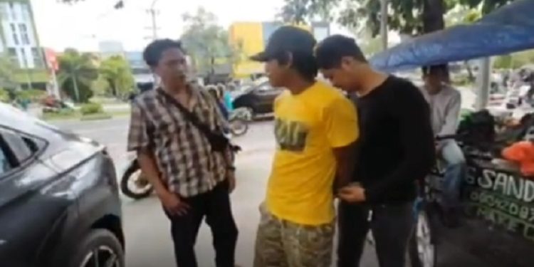 Gegara Tak Dapat Uang Pinjaman, Ibu Muda di Makassar Ditendang Suami