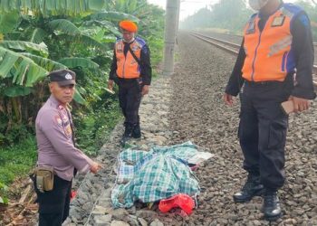 Diduga Stres, Wanita Paruh Baya Meninggal Tertabrak KRL di Cibitung Bekasi