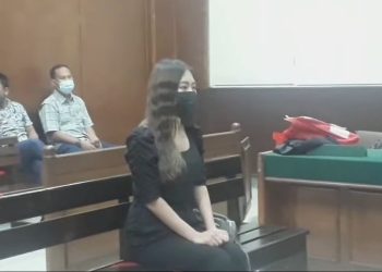 Ayu Thalia Menangis Baca Pledoi Saat Melawan Anak Ahok, Nicholas Sean