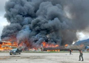 Kerusuhan Deiyai, Papua 50 Kios dan 9 Motor Hangus Terbakar