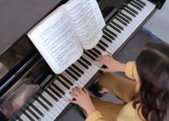 Bermain piano dapat membantu mengatasi masalah kesehatan mental dan mengatasi depresi