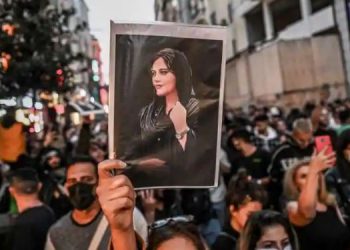 Setelah dua bulan protes anti-hijab nasional, Iran akhirnya membubarkan polisi moral