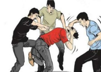 Bejat! Sekelompok ABG Gebuki Sopir Taksi Gegara Tak Terima Ditegur di Depan Rumah Warga