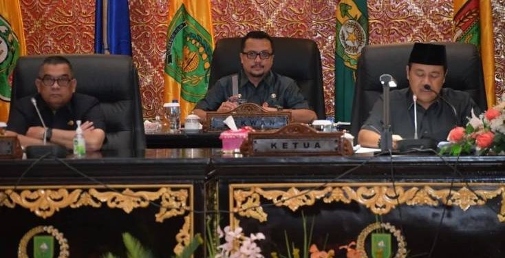 Ketua DPRD Yulisman pimpin rapat paripurna bahas Organisasi Kemasyarakatan