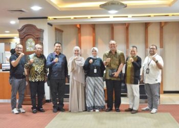 Wakil Ketua DPRD Riau, Agung Nugroho pimpin rapat paripurna bahas BUMD Riau