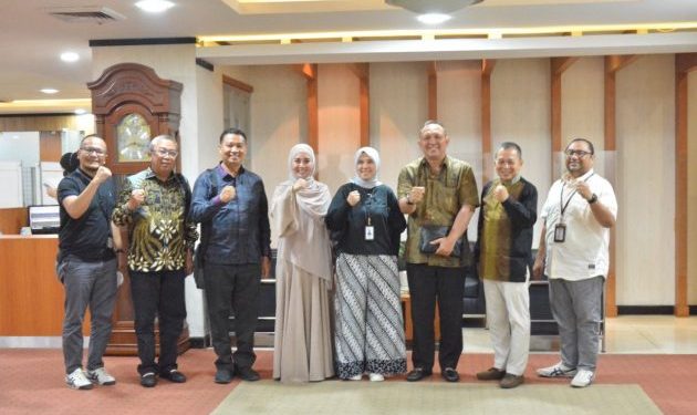 Wakil Ketua DPRD Riau, Agung Nugroho pimpin rapat paripurna bahas BUMD Riau