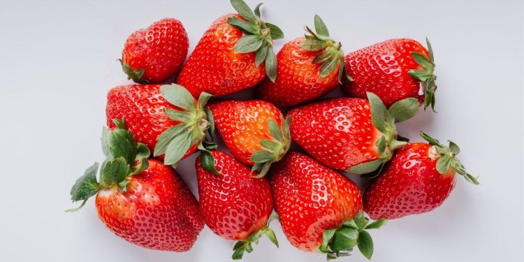 Manfaat Strawberry Untuk Kecantikan Wanita