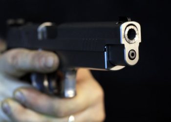 Polisi Gerebek Kampung Narkoba Bahari, Warga Lawan dengan Petasan