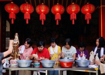 10 Pantangan di Tahun Baru Imlek, Termasuk Menagih Utang