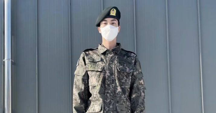 ARMY Happy, Jin BTS Rilis Foto Gagah Pakai Seragam Militer