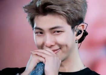 RM Mengunjungi Kuil Budha dan Menerima Bimbingan