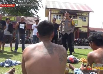 Bikin Resah, 8 Pria Pelaku Pungli Angkot Diringkus Polresta Padang