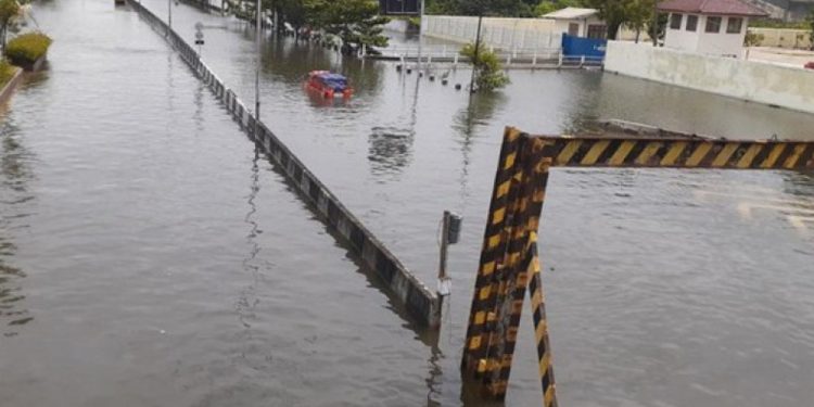 3 Orang Tewas Tersengat Listrik di Tragedi Banjir Semarang