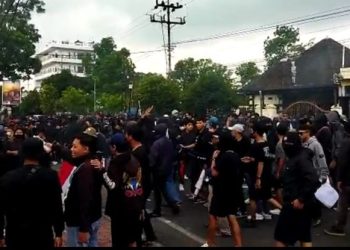 107 Orang Diamankan Akibat Menyerang Kandang Singa di Malang