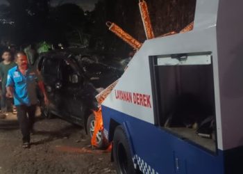 Diduga Tak Kuat Menanjak, Mobil Wisatawan Masuk jurang di Kawasan Tamansari Bogor
