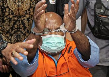 Gubernur Papua Berbaju Orange, Polri Minta Keluarga Tersangka Tidak Provokasi Warga