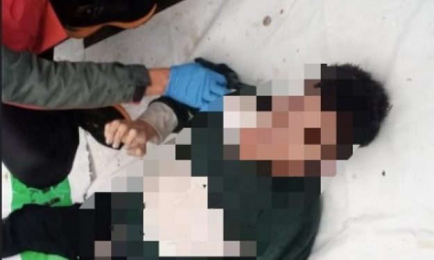 Mayat Pria Tanpa Identitas Ditemukan Tergeletak di Pinggir Jalan