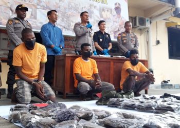 3 WNA Ditangkap dan 11 Kg Ganja Berhasil Diamankan Polsubsektor