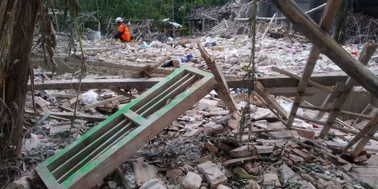 Ledakan di Blitar Diduga Disebabkan 20 Kg Bubuk Petasan