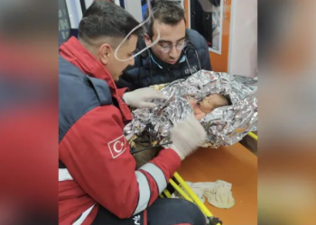 Gempa Turki : Bayi Berusia 10 Hari Diselamatkan dari Reruntuhan Setelah 90 Jam