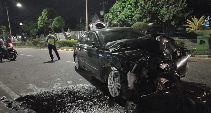 Penumpang Mobil DPRD Jambi yang Disopiri Anak SMA Tidak Berbusana