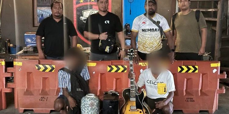 2 Remaja di Jayapura Satroni Rumah Dokter, Gondol Gitar hingga Home Theater