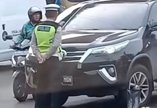 Langgar Lalin, Pengemudi Fortuner Seruduk Polisi Saat Ditegur di Cengkareng