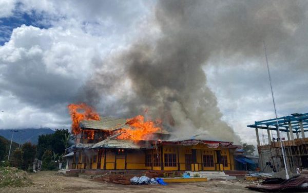 Kantor Bupati Dogiyai Terbakar, Sumber Api Masih Diselidiki