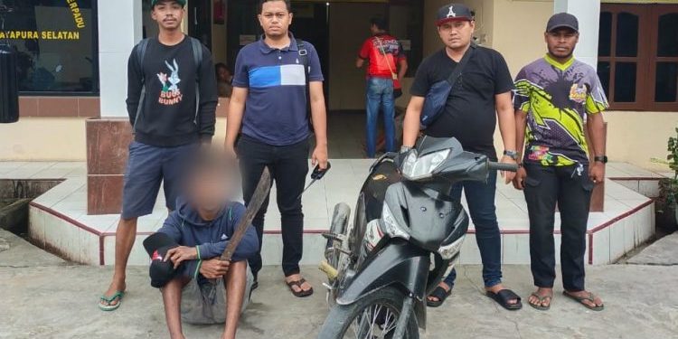 Polisi Ringkus Pembacok Penjaga Toko di Jayapura, Sebilah Parang Diamankan