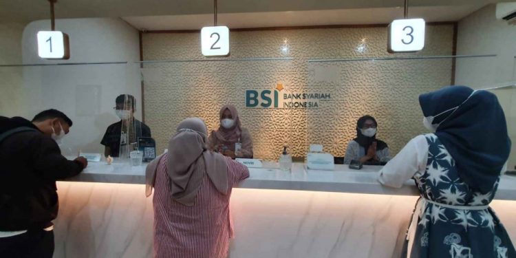 BSI Dinilai Merugikan Nasabah, YLKI : Harusnya Berikan Kompensasi