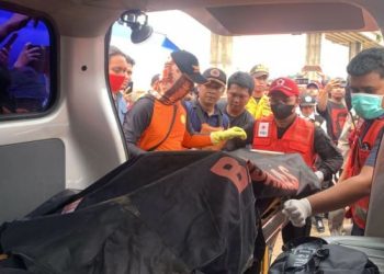 Diduga Melompat dari Jembatan Mahkota, Mr X Ditemukan Tewas di Dalam Sungai Mahakam