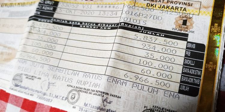 Bayar Pajak Kendaraan, Dapat Motor Listrik. Mau? Nih Syaratnya!