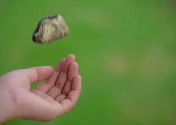 Lempar Batu ke Kaca KRL, Tiga Bocil di Beji Dicokok Polisi