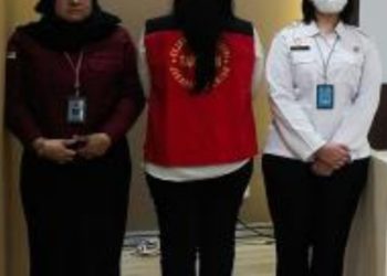 Petugas Ditjen Imigrasi Tangkap Wanita Penyelundup Orang ke AS Pakai Cap Palsu