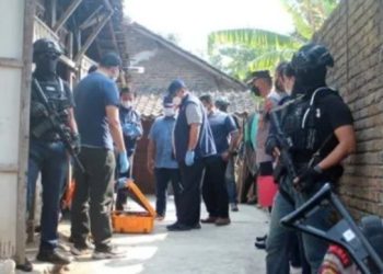 Tim Densus Polri Tangkap Terduga Teroris di Desa Trayu Boyolali Jateng