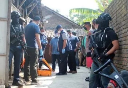 Tim Densus Polri Tangkap Terduga Teroris di Desa Trayu Boyolali Jateng