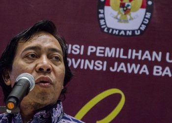 Demi Nyaleg, Komeng Ganti Nama. Dikabulkan PN Cibinong!