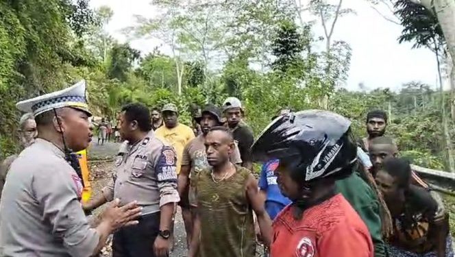 Mobil Pikap Alami Rem Blong, Tiga Orang Tewas